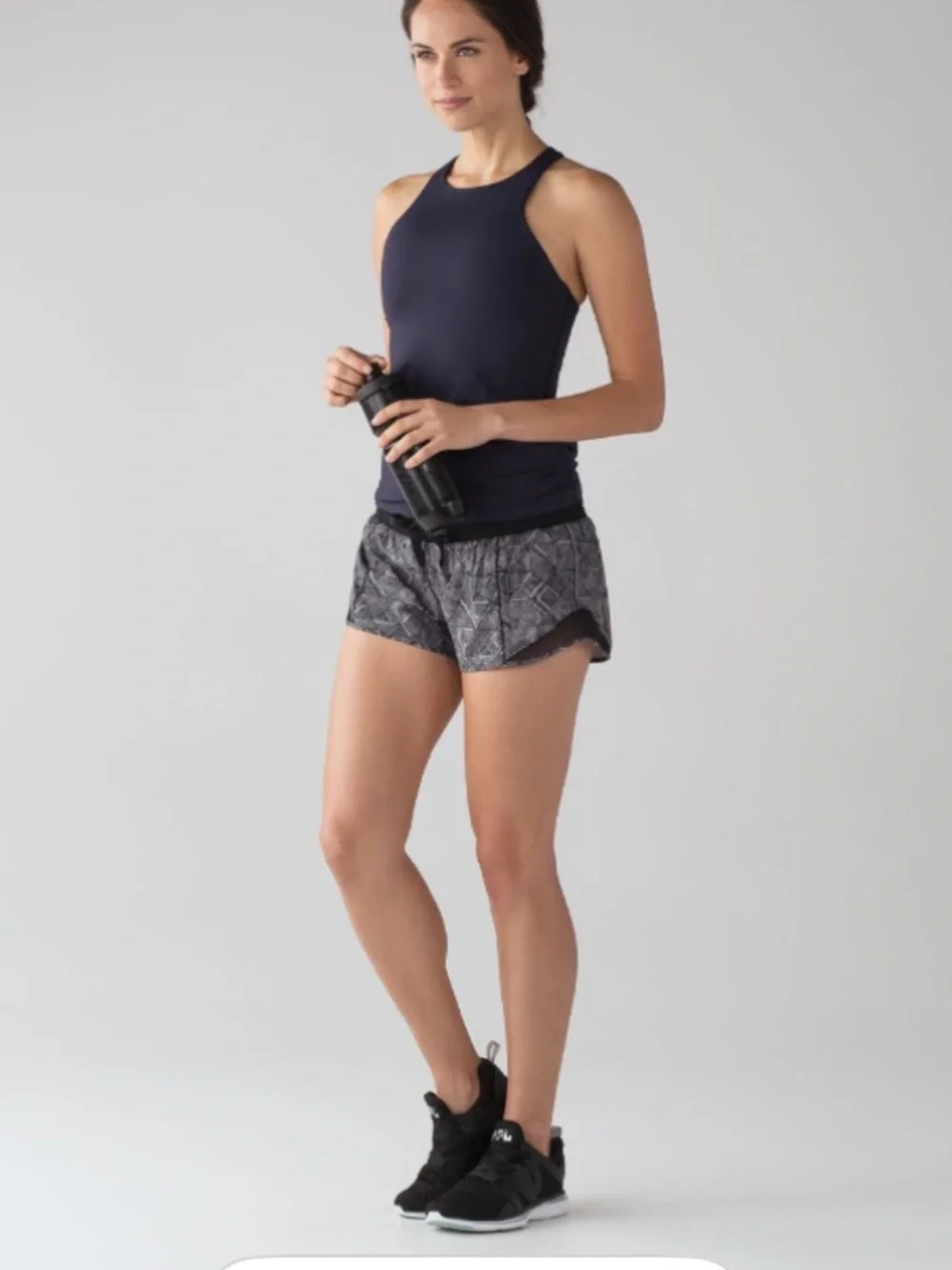 Lululemon hotty hot shorts size 6 2.5” inseam running track beach summer